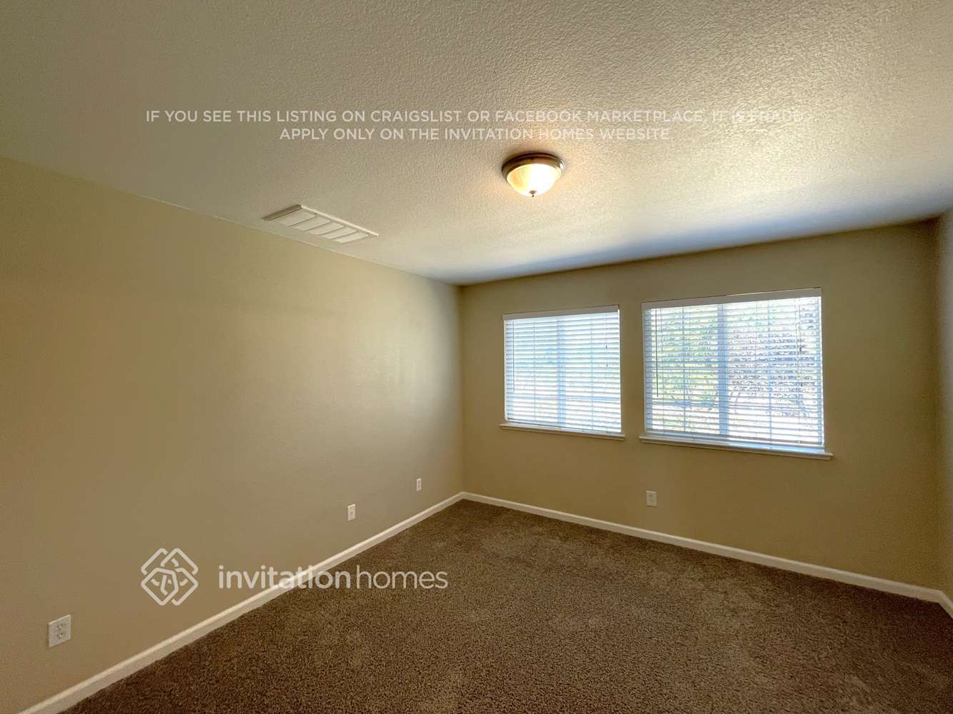 Building Photo - 2799 Silhouettes St