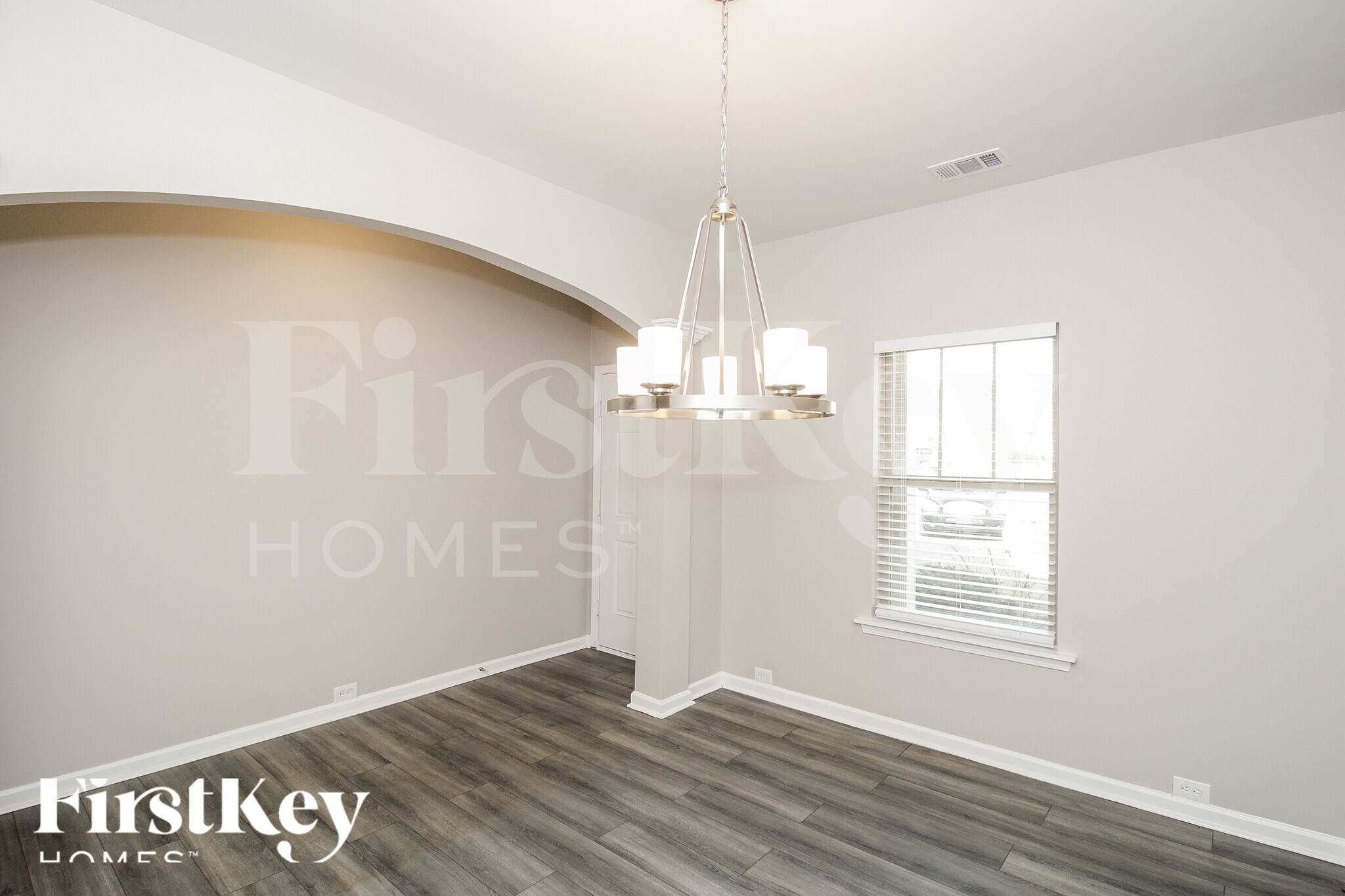 Building Photo - 3 Miles Dr