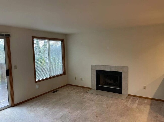 Building Photo - Beautiful House in Redmond/Microsoft area ...