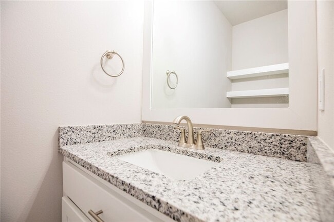 Building Photo - 903 Seaborn Way