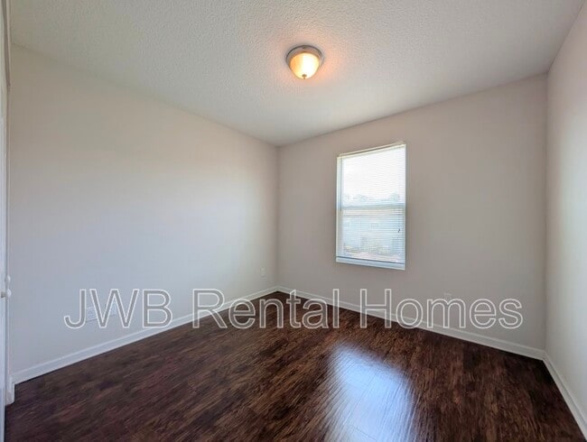 Building Photo - 8431 McGirts Village Ln