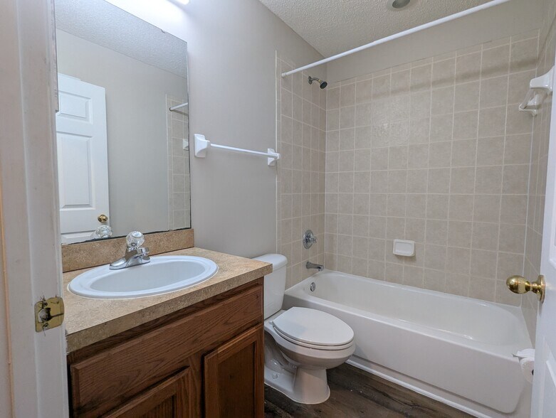 Building Photo - 126 Plantation Point Dr