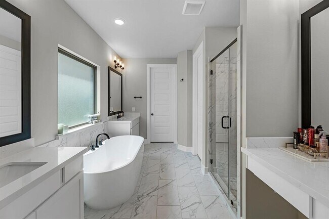 Building Photo - 27111 Velencia Mist Ct