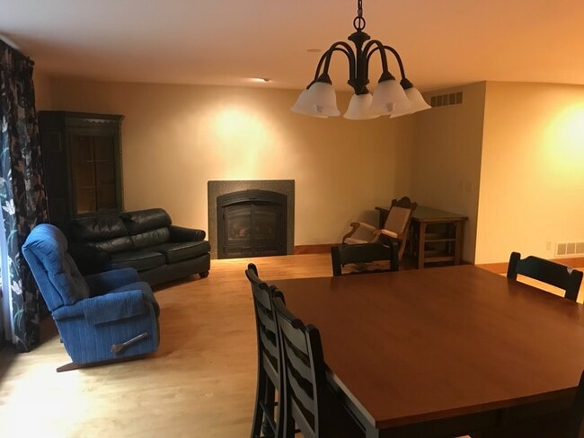 Building Photo - 28120 Boulder Bridge Dr