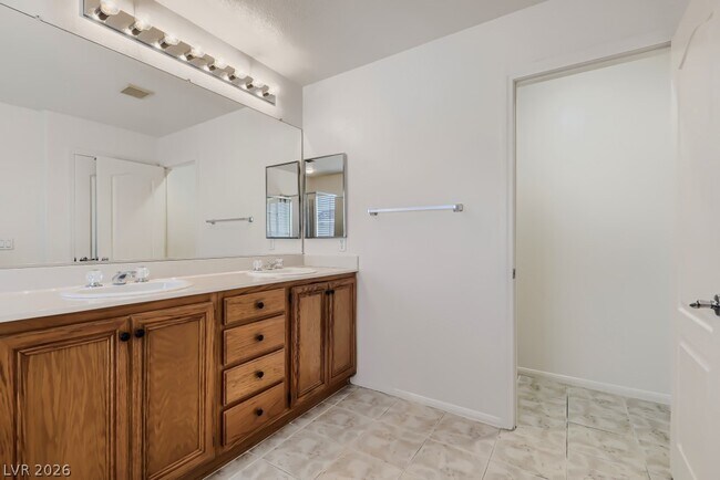 Building Photo - 1037 Plentywood Pl