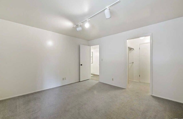 Bedroom 1 - with closet en suite - 4999 S Eastridge Ln