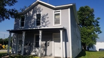 Building Photo - 619 S 4th St