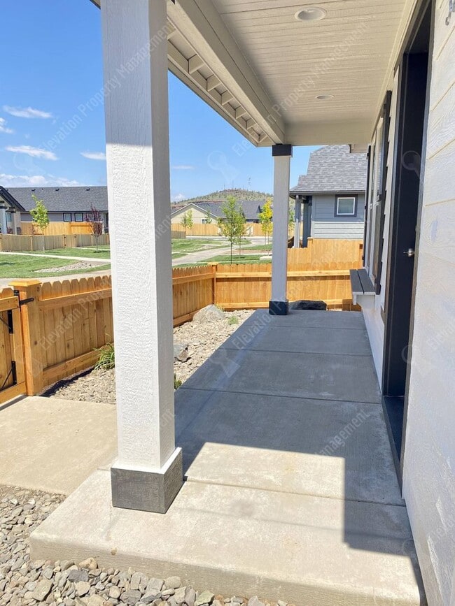 Building Photo - NEWER CONSTRUCTION - 2 BR 1BA Hayden Home ...
