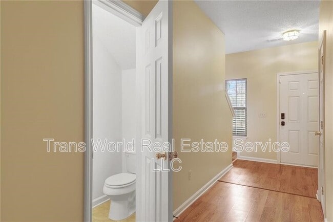 Building Photo - 1102 Pleasant Oaks Ct