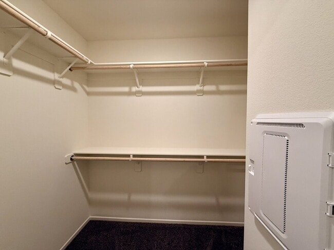 Building Photo - 3 BED 2.5 BATH 2 CAR GARAGE TOWNHOUSE W/ LOFT FOR RENT!!!