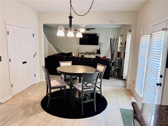 Building Photo - 1602 Silver Oak Dr