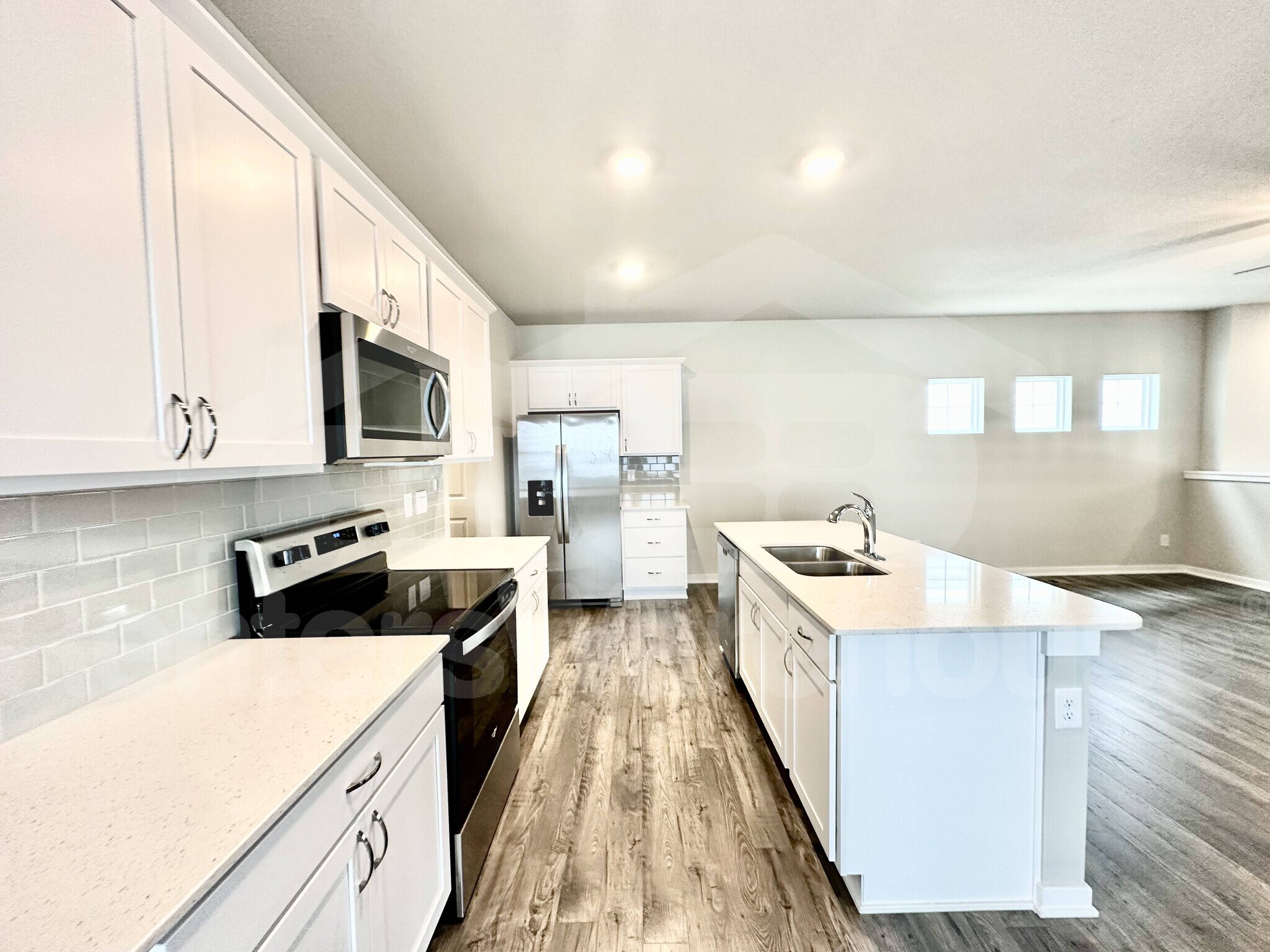 Building Photo - 2310 SW Plaza Pkwy