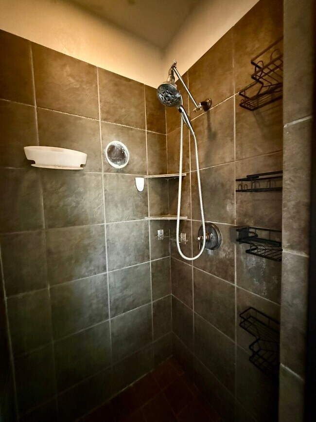 Building Photo - 5 bedroom - Great OUTDOOR LIVING - ALEDO ISD