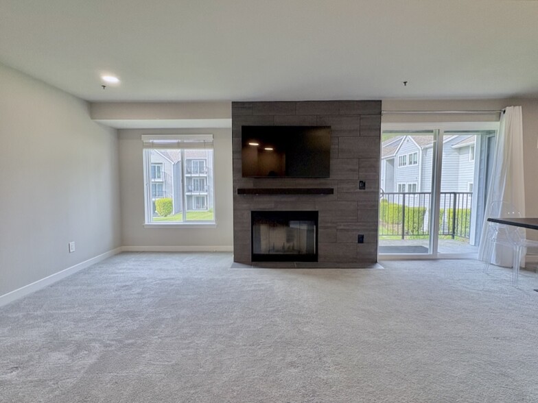 Living room - 12510 109th Ct NE