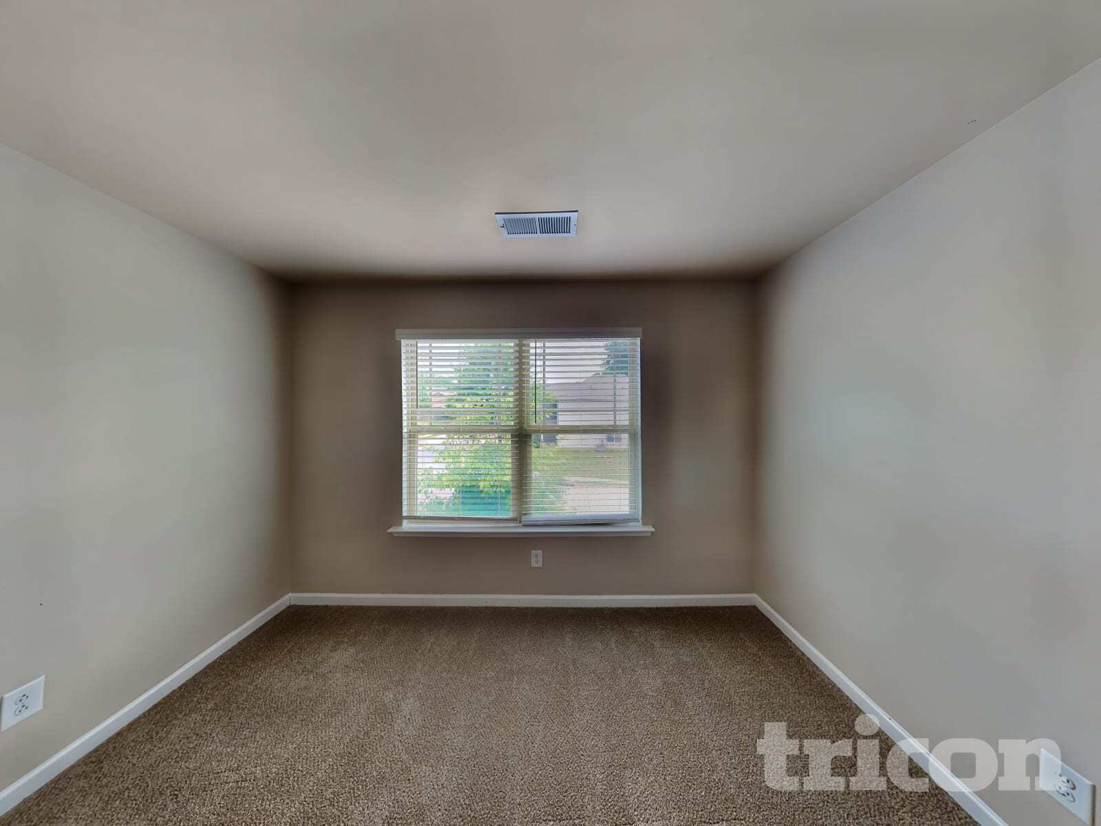 Building Photo - 207 Stillwood Dr