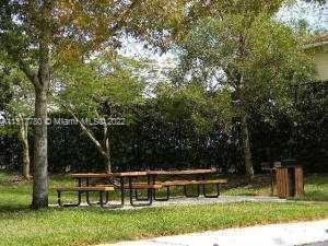 Building Photo - 9887 Baywinds Blvd