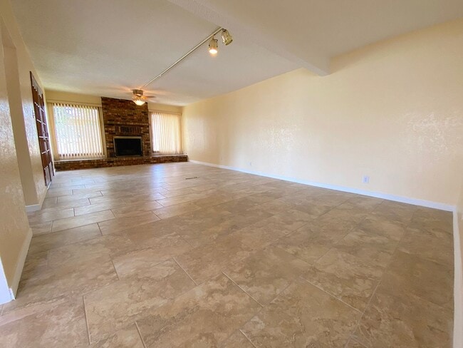 Building Photo - Northeast El Paso 3 Bed Refrig A/C! All Tile Flooring