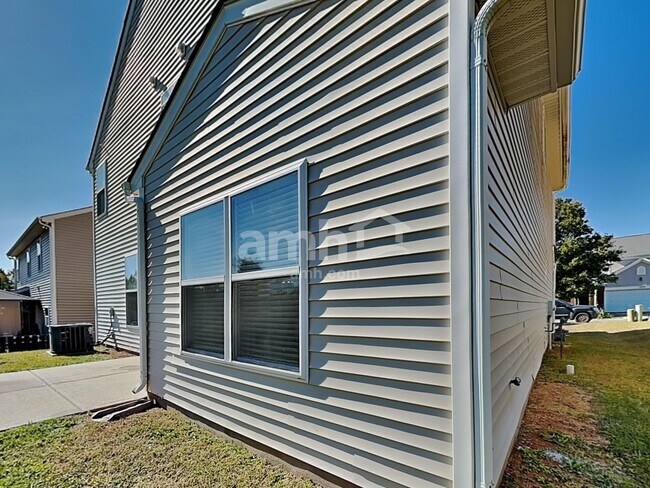 Building Photo - 5006 Lazy Day Ln