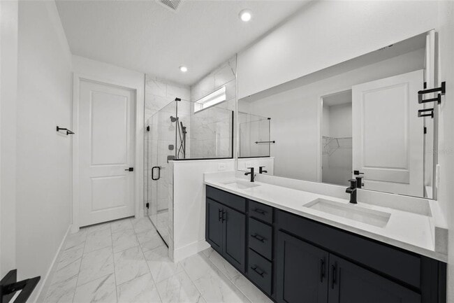 Building Photo - 3778 Maxwell Park Dr