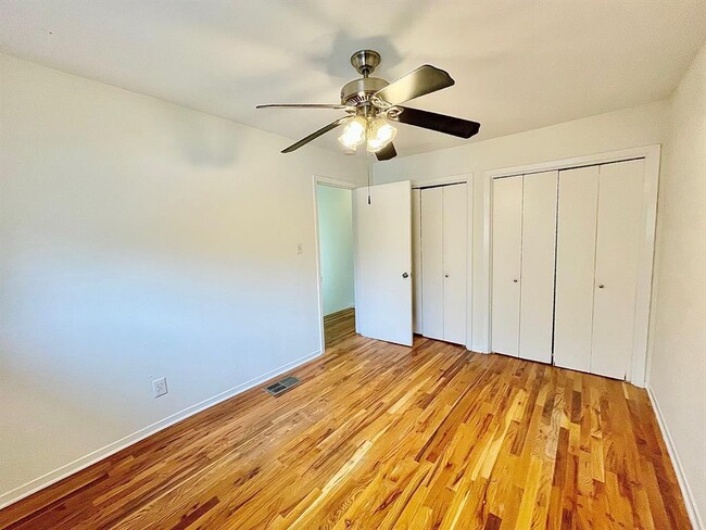 Building Photo - 608 Franklin Blvd