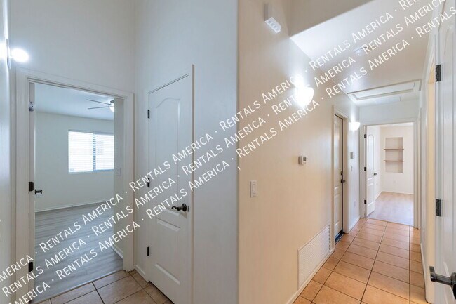 Building Photo - 4003 E Stony Meadow Dr