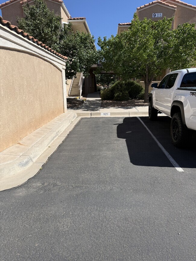 Building Photo - 6800 Vista Del Norte Dr NE