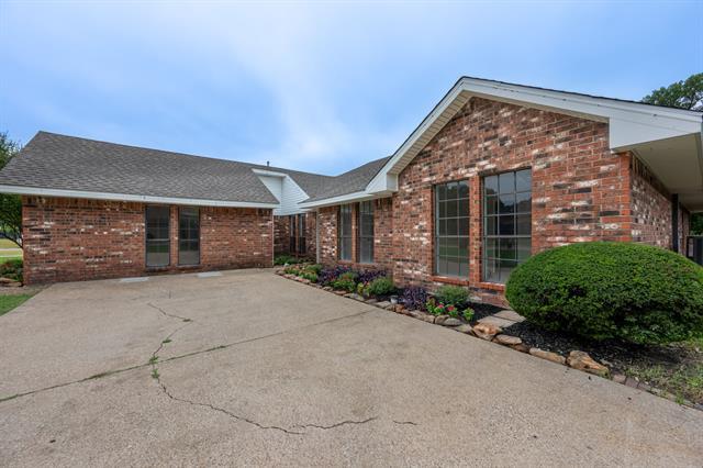 Building Photo - 1105 Bayshore Dr
