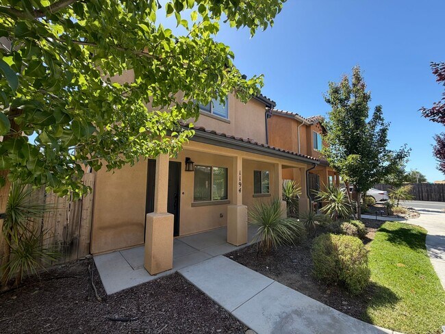Building Photo - 1194 Velarde Cir