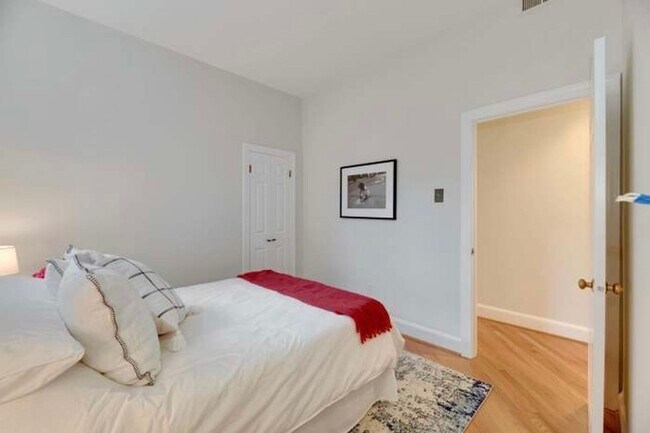 Building Photo - 2115 S Street NW #2B