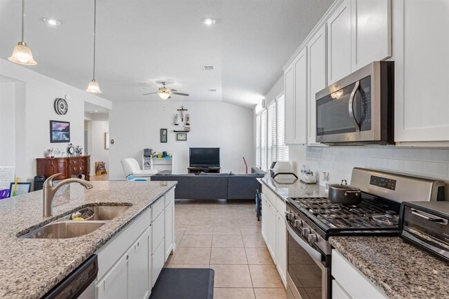 Building Photo - 8101 Pescara Cove