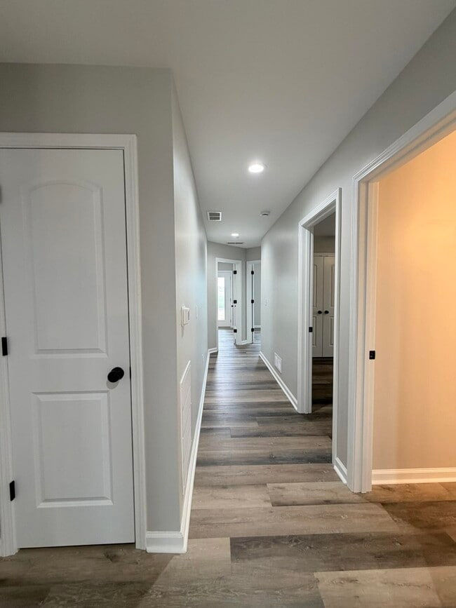 Building Photo - 7020 Caravan Dr