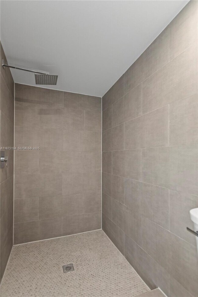 Building Photo - 1524 SW 32nd Ct