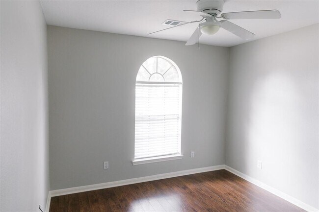 Building Photo - 6510 Larissa Cir