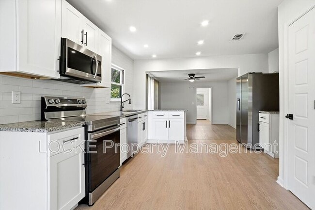 Building Photo - 209 Westfork Dr