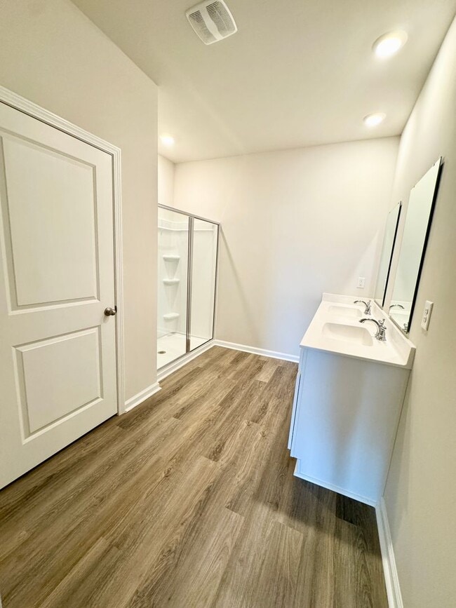 Building Photo - Brand New! Central Conway Location in Kingston Bay! Beautiful Pond View!