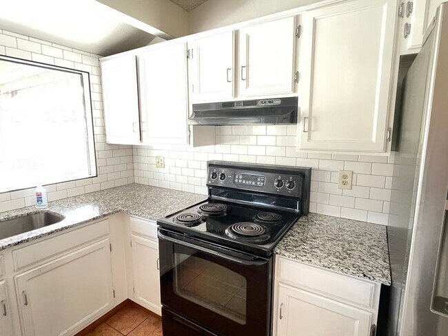 Building Photo - 1609 N Longmore St