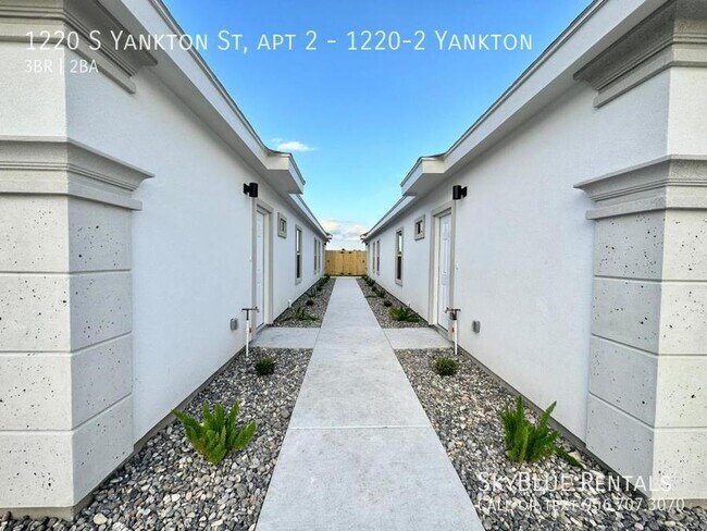 Building Photo - 1220 S Yankton St