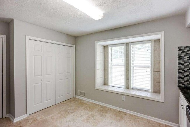 Building Photo - 4909 O'Flaherty Ct SW