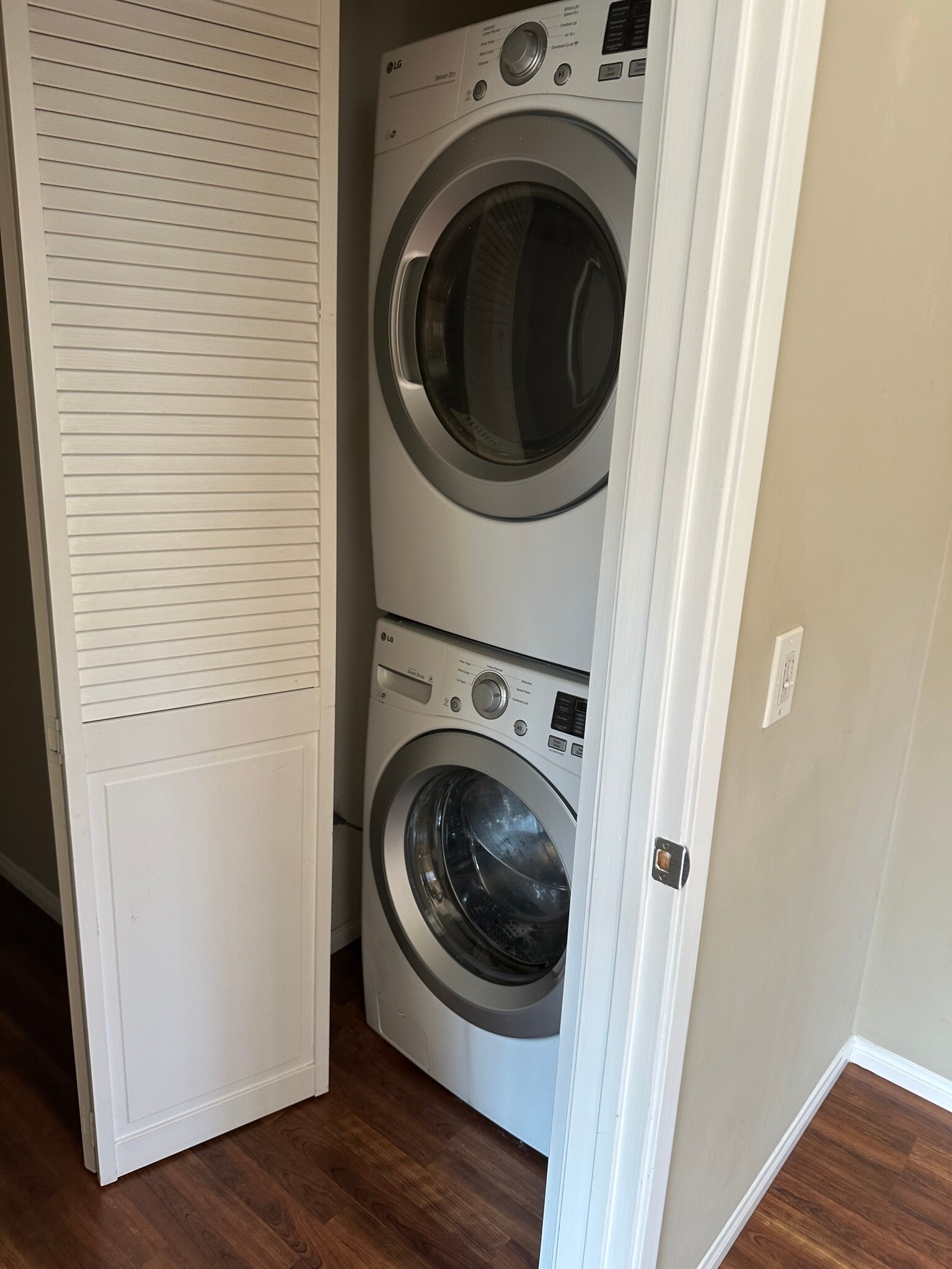 Building Photo - 184 E 19th St