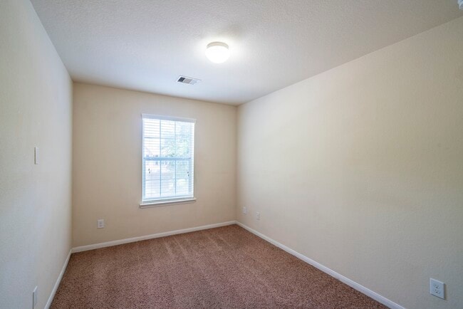 Building Photo - 3906 Waterford Ln