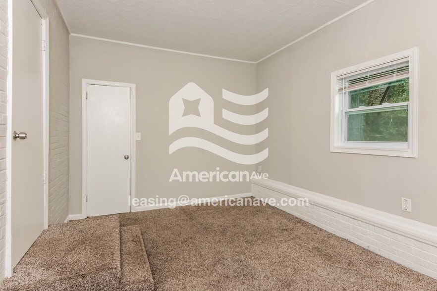 Building Photo - 5044 Wellborn Dr