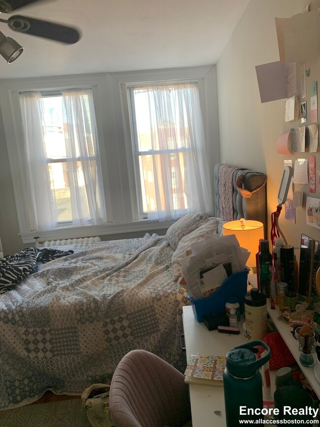 Building Photo - 224 Hanover St