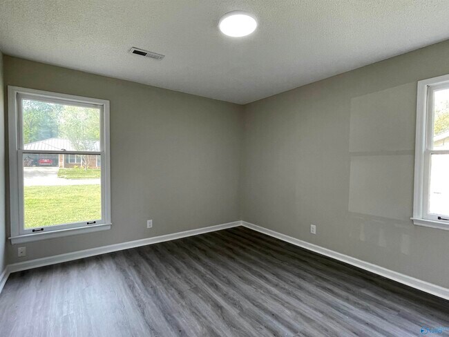 Building Photo - 120 Springfield Ln