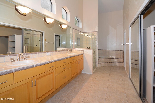 Building Photo - 6971 E Cicada Ct
