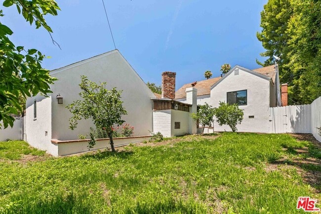 Building Photo - 1722 Bel Aire Dr