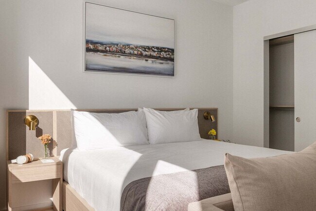 Building Photo - 225 N Miami Ave