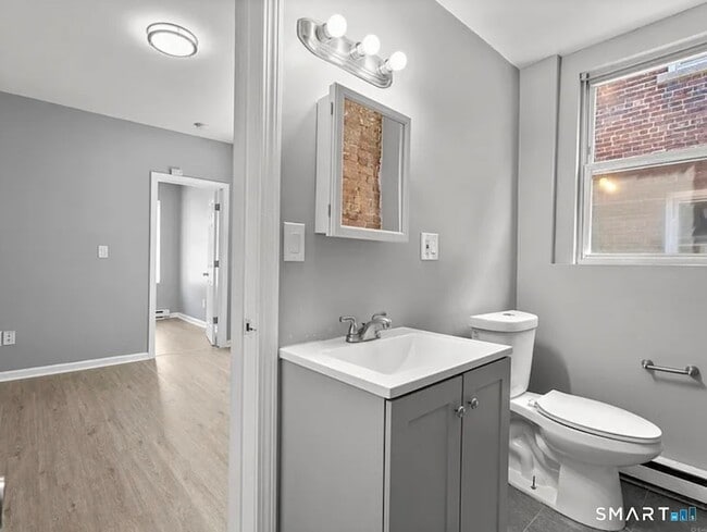 Building Photo - 31 Whittier St