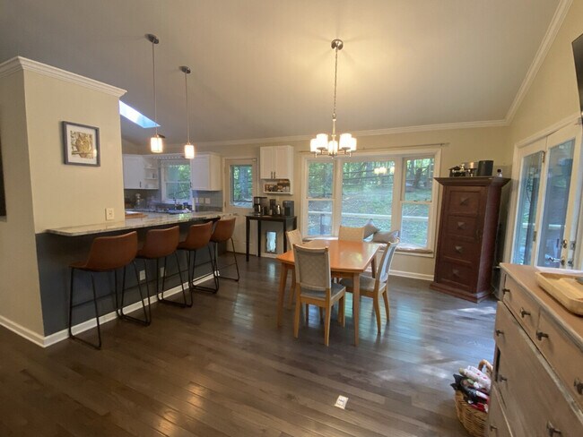 Building Photo - 1 Hunters Ridge Dr