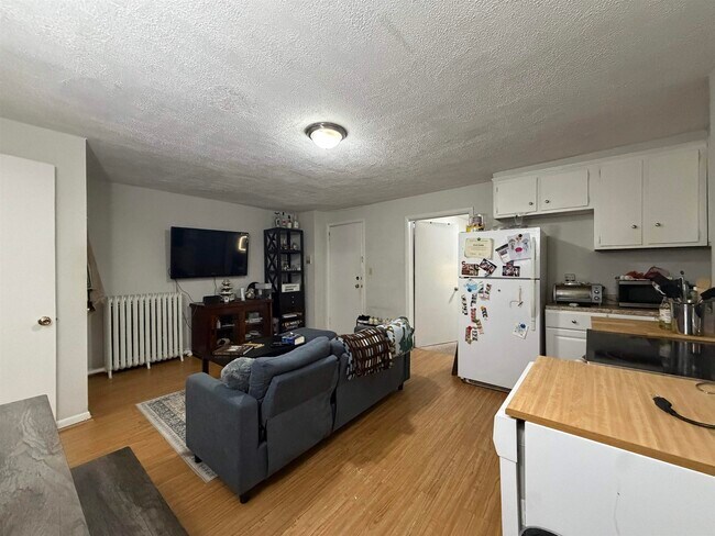 Building Photo - 710 Hudson St