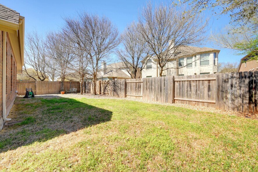 Building Photo - 2605 Salorn Way